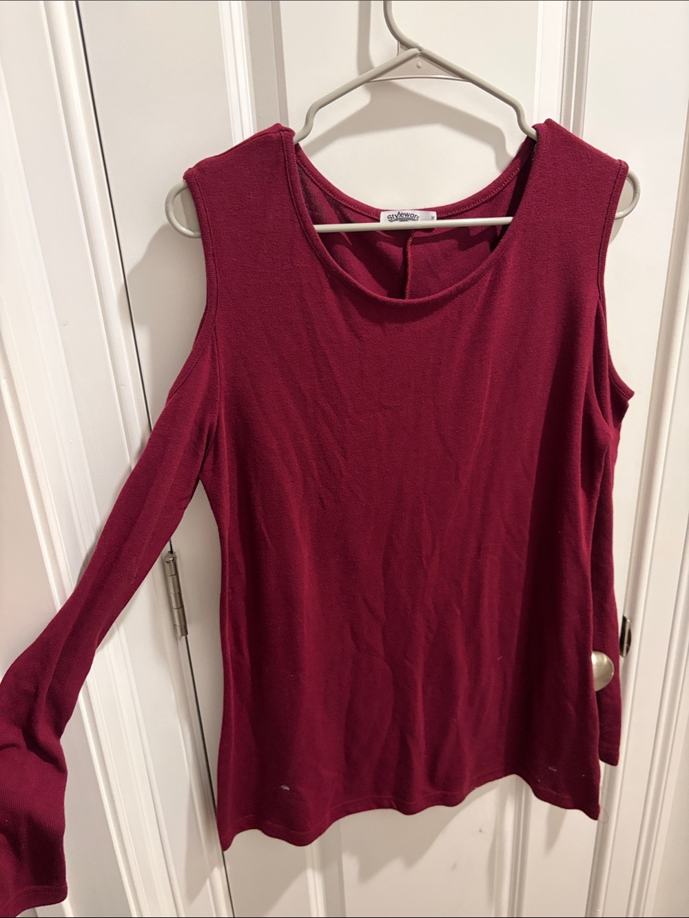 Cold Shoulder Long-Sleeve Top in Burgundy